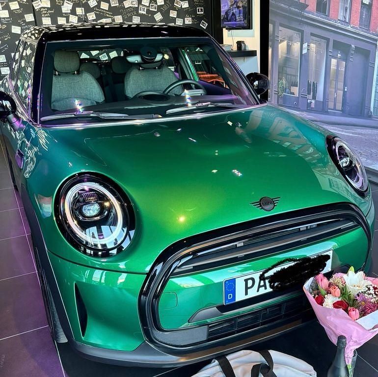 Grün Gebraucht 2022 Mini Cooper Kleinwagen | 19.999 € (Fairer Preis) - Bild 1/1