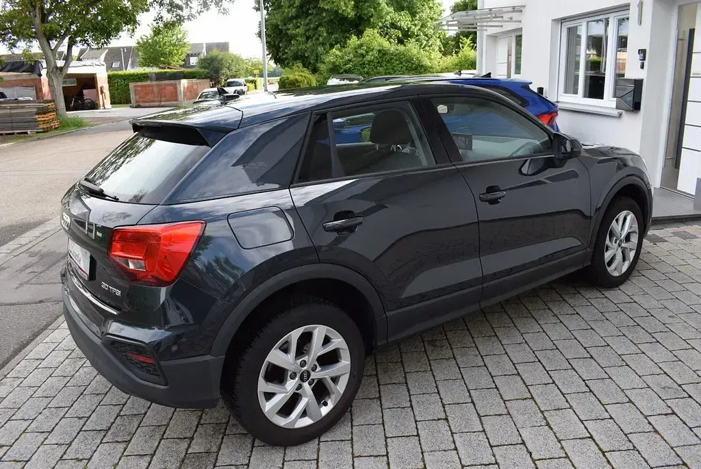 Gebraucht Audi Q2 Sport 110 PS (80 kW) 2022 Grau SUV