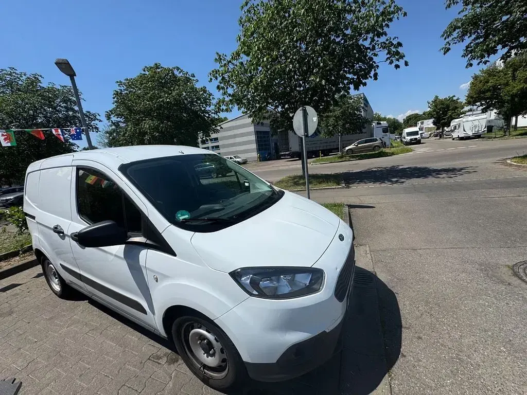 Gebraucht Ford Transit 101 PS (74 kW) 2019 Weiß Van / Kleinbus