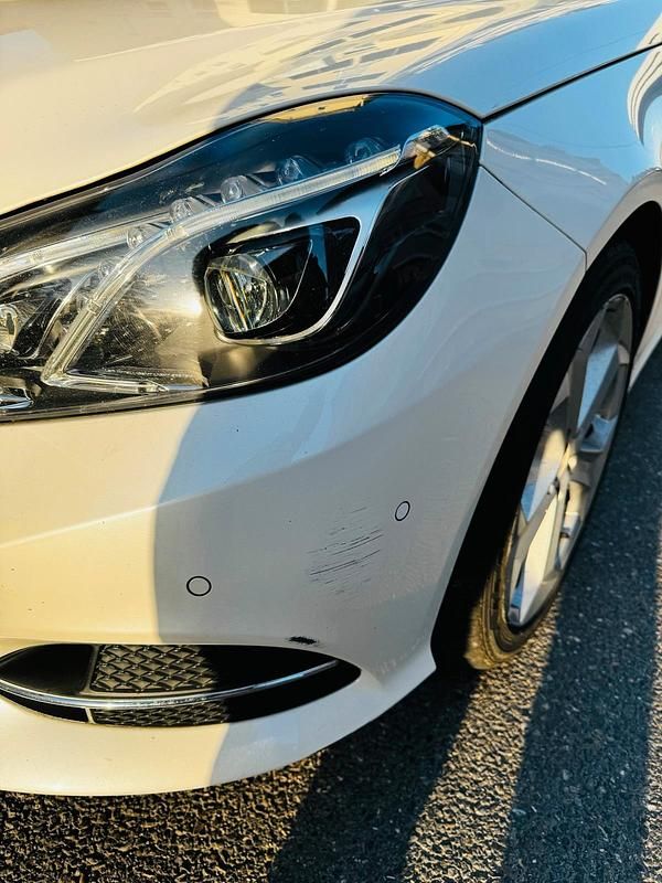 Weiß Gebraucht 2014 Mercedes C200 Limousine | 13.700 € - Bild 1/1