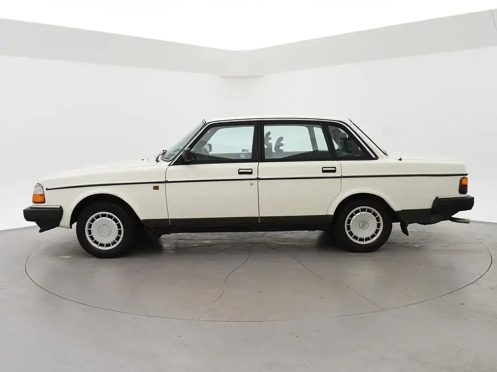 Gebraucht Volvo 240 116 PS (85 kW) 1990 Weiß Limousine