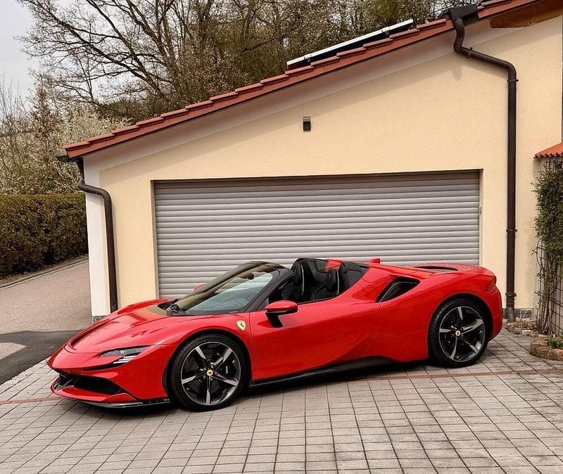 Gebraucht Ferrari SF90 2025 Rot Cabrio