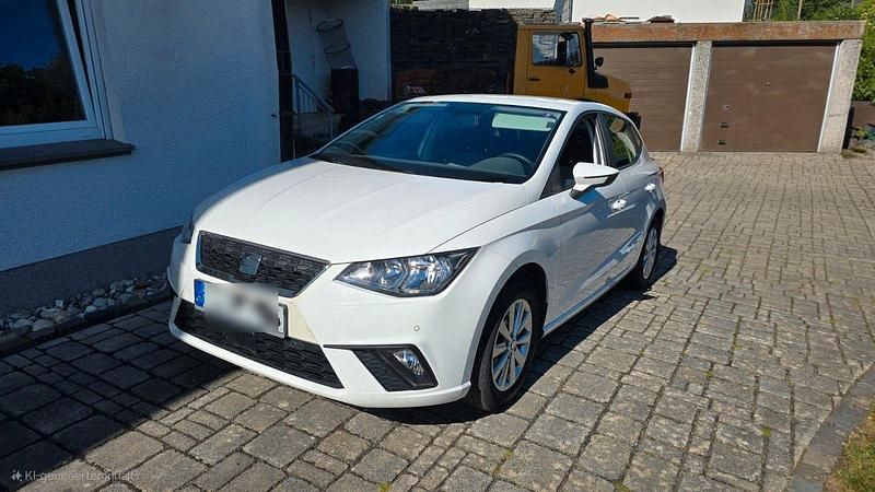 Weiß Gebraucht 2019 Seat Ibiza Kleinwagen | 9.990 € (Guter Preis) - Bild 1/4