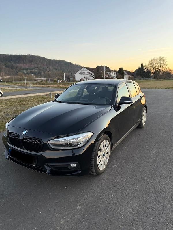 Gebraucht BMW 116 Advantage 109 PS (80 kW) 2017 Schwarz Kleinwagen