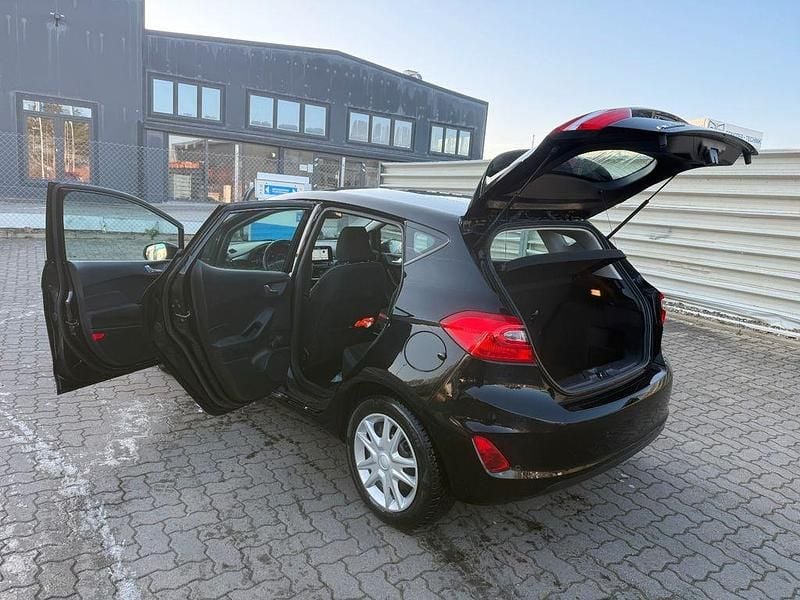 Schwarz Gebraucht 2018 Ford Fiesta Cool & Connect Limousine | 7.350 € (Superpreis) - Bild 1/4