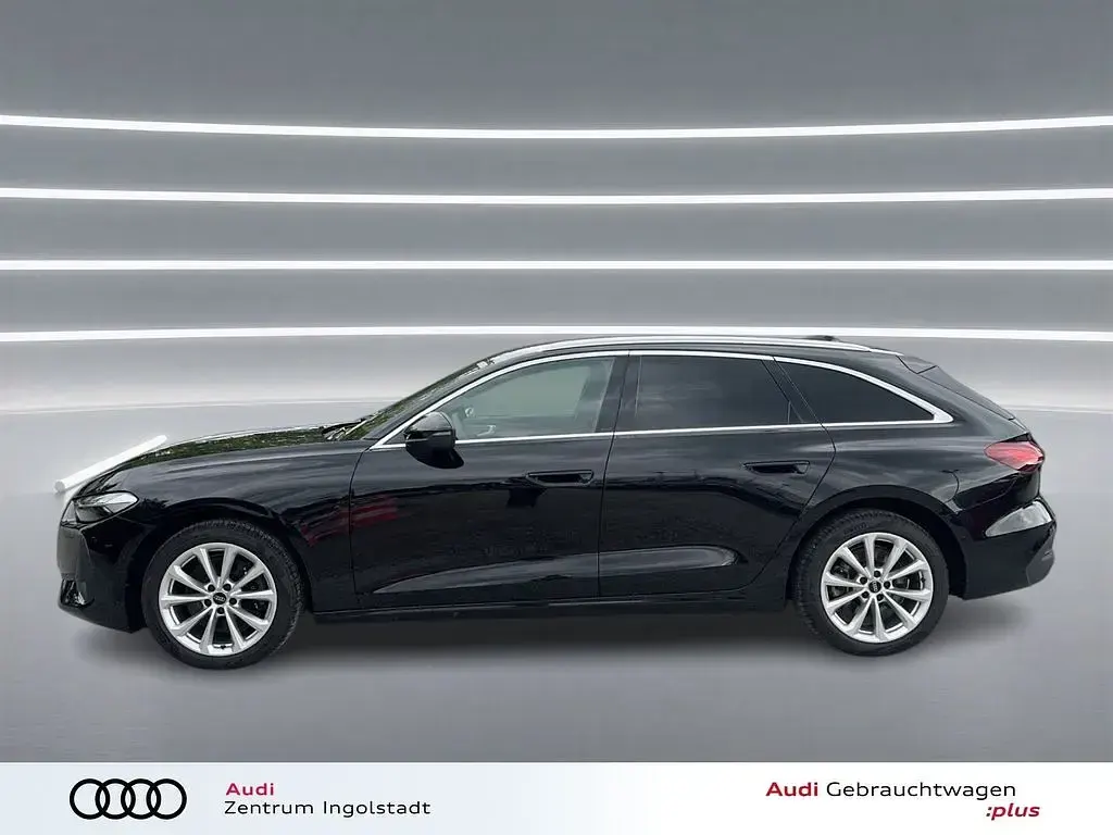 Gebraucht Audi A5 Comfort 204 PS (150 kW) 2025 Mythosschwarz metallic Kombi