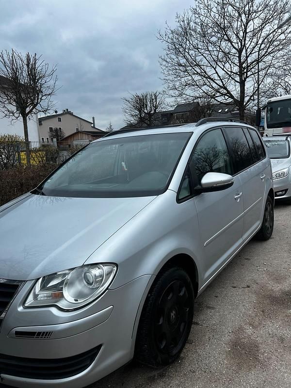 Gebraucht VW Touran 140 PS (102 kW) 2009 Silber Van / Kleinbus