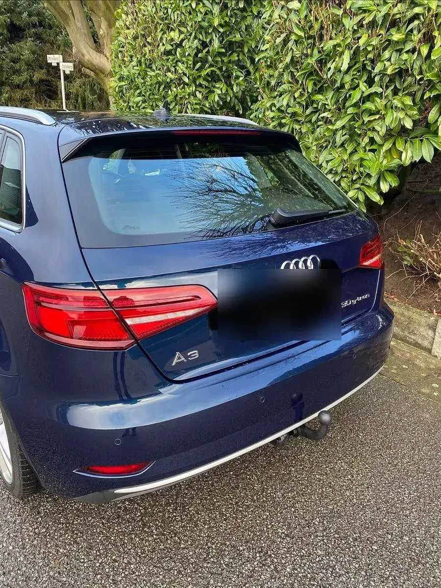 Gebraucht Audi A3 Design 131 PS (96 kW) 2019 Blau Limousine