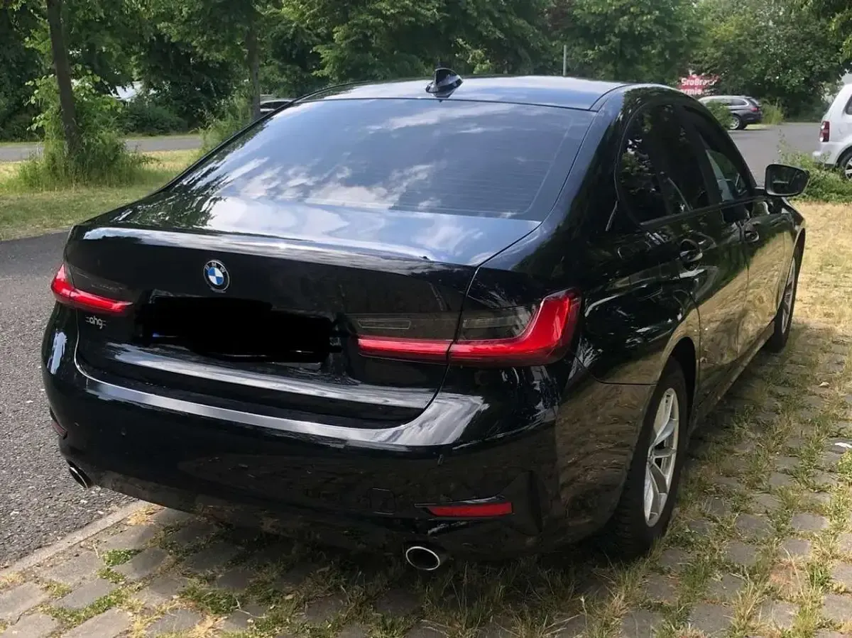 Gebraucht BMW 318 150 PS (110 kW) 2019 Schwarz Limousine