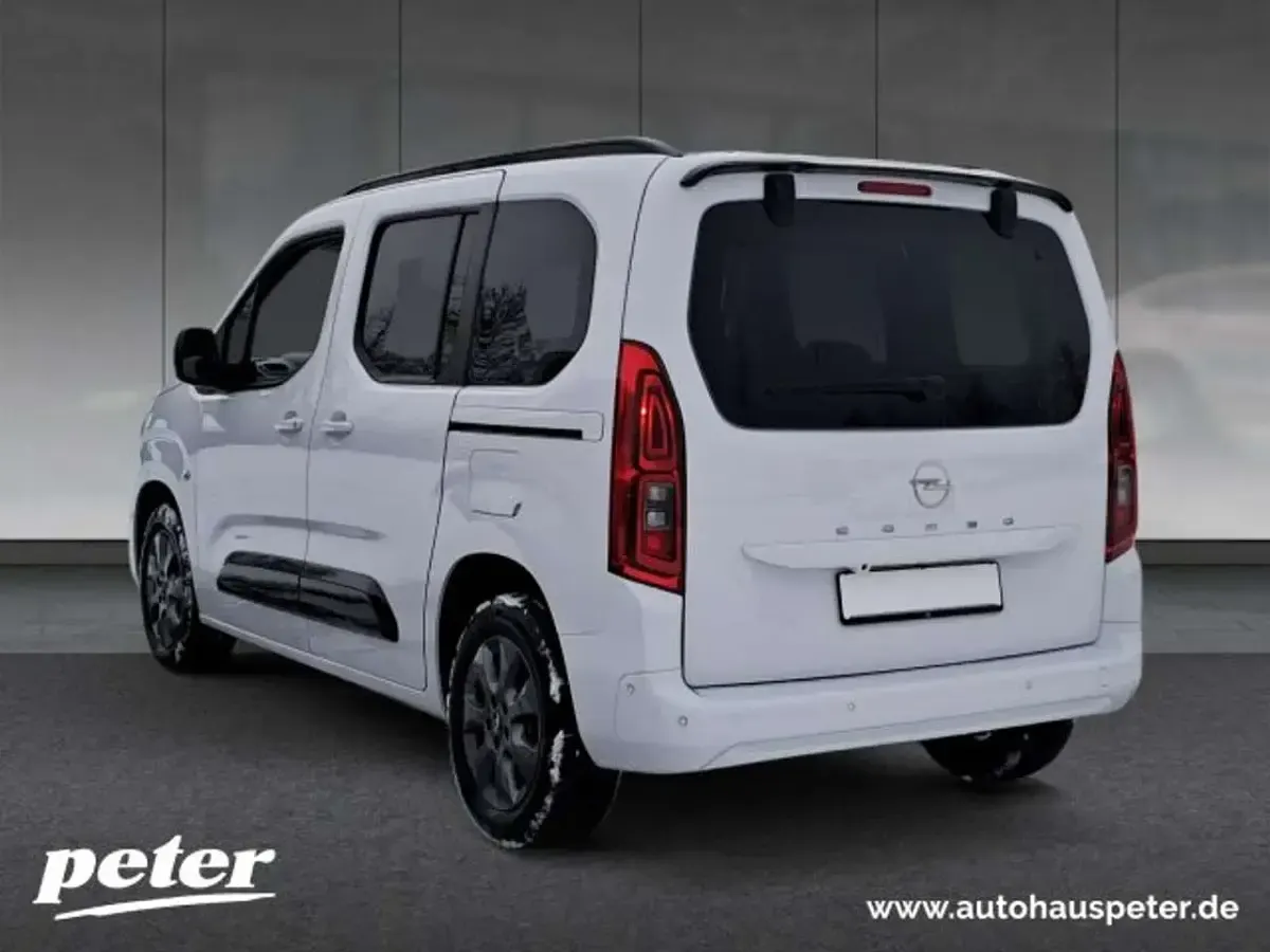 Gebraucht Opel Combo Life 131 PS (96 kW) 2024 Lackierung weiss icy/typ ausse Van / Kleinbus