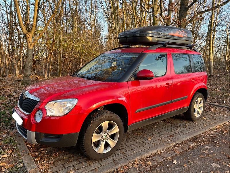 Rot Gebraucht 2013 Skoda Yeti Ambition SUV | 10.500 € (Fairer Preis) - Bild 1/4