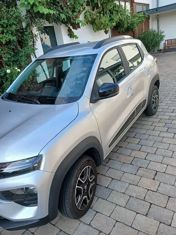 Gebraucht Dacia Spring Comfort Plus 33 kW (45 PS) 2022 Silber Kleinwagen