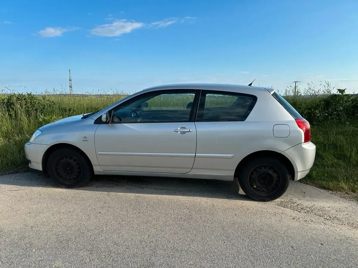 Gebraucht Toyota Corolla 110 PS (80 kW) 2002 Silber Kleinwagen
