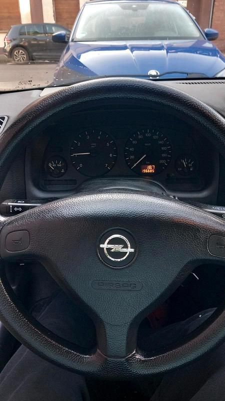 Grün Gebraucht 1999 Opel Astra Kombi | 1.400 € (Fairer Preis) - Bild 1/4