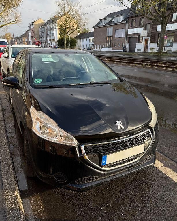 Gebraucht Peugeot 208 Access 68 PS (50 kW) 2014 Schwarz Kleinwagen