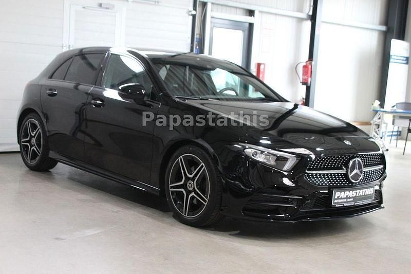 Schwarz Gebraucht 2020 Mercedes A160 AMG line Limousine | 20.990 € (Superpreis) - Bild 1/4