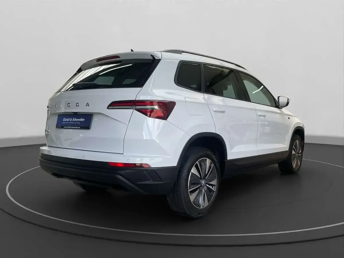 Gebraucht Skoda Karoq Tour 150 PS (110 kW) 2026 Weiß SUV
