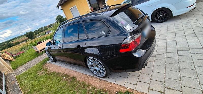 Second-hand BMW 330 231 CP (169 kW) 2006 Negru Break