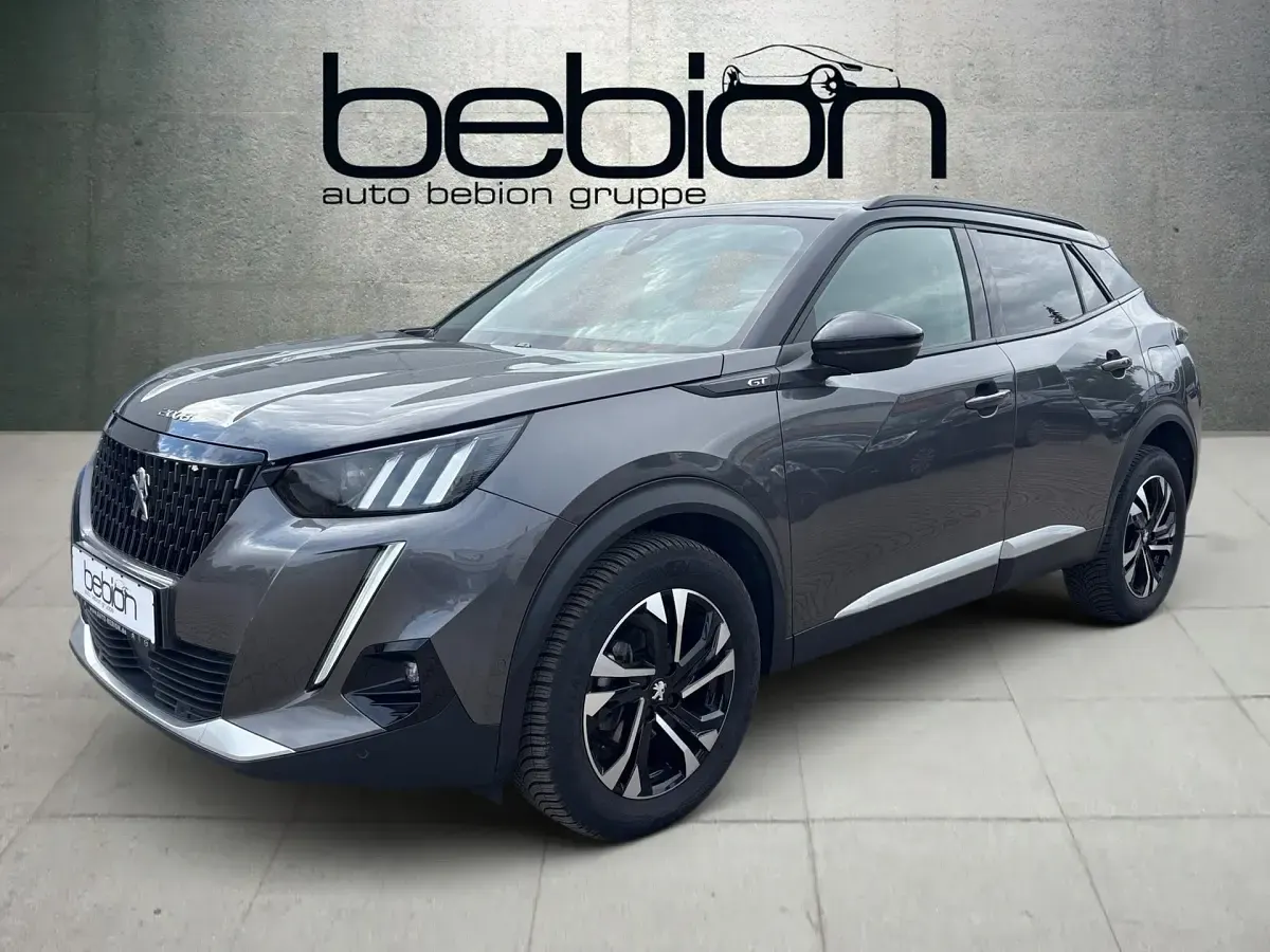 Gebraucht Peugeot 2008 GT 131 PS (96 kW) 2022 Metfa platinium grau SUV