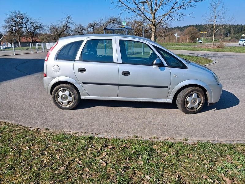 Gebraucht Opel Meriva 101 PS (74 kW) 2004 Silber Van / Kleinbus