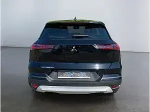 Neu Mitsubishi Grandis 140 PS (102 kW) 2026 Schwarz (onyxschwarz) SUV