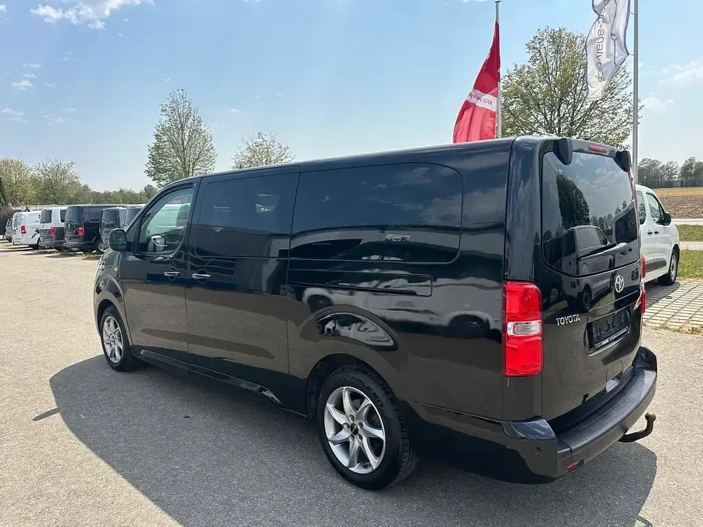 Gebraucht Toyota Proace Verso Executive 177 PS (130 kW) 2018 Schwarz Kombi