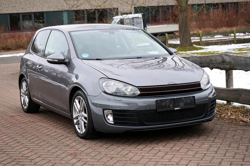 Gebraucht VW Golf VI Highline 122 PS (89 kW) 2009 Grau Kleinwagen