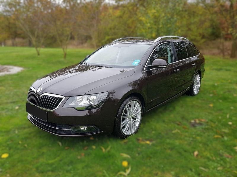 Braun Gebraucht 2013 Skoda Superb Exclusive Kombi | 10.500 € (Fairer Preis) - Bild 1/4