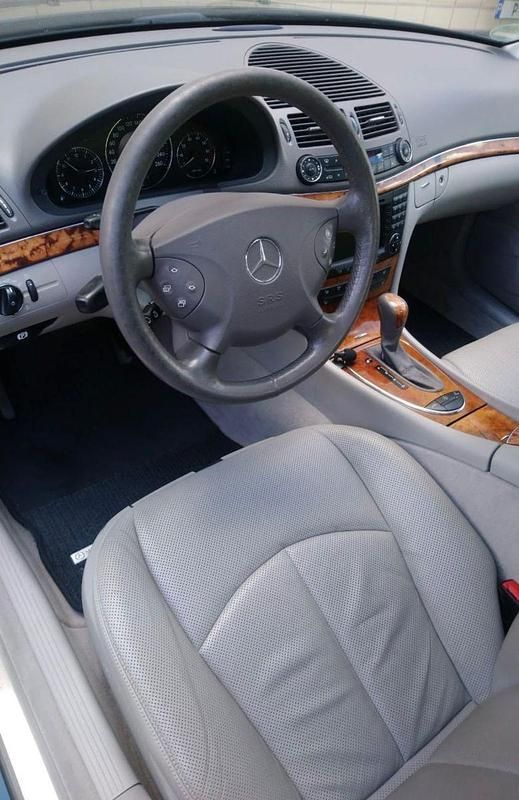 Gebraucht Mercedes E320 Elegance 224 PS (164 kW) 2004 Schwarz Limousine