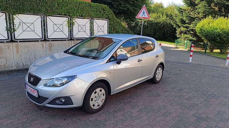 Grau Gebraucht 2009 Seat Ibiza Reference Limousine | 2.999 € (Guter Preis) - Bild 1/4