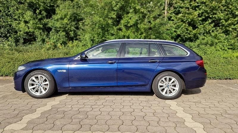 Blau Gebraucht 2016 BMW 530 Sport Line Kombi | 19.400 € (Guter Preis) - Bild 1/4