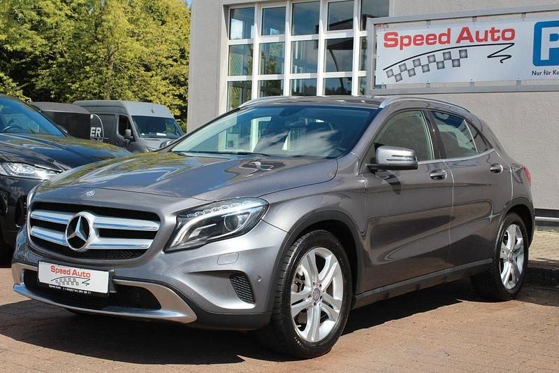 Grau Gebraucht 2014 Mercedes GLA250 Urban SUV | 17.990 € (Fairer Preis) - Bild 1/4