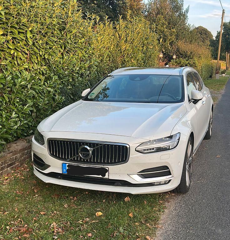 Weiß Gebraucht 2017 Volvo V90 Inscription Kombi | 21.000 € (Fairer Preis) - Bild 1/4