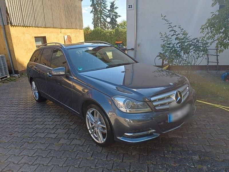 Gebraucht Mercedes C250 Avantgarde 204 PS (150 kW) 2014 Grau Kombi
