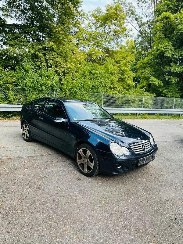 Blau Gebraucht 2006 Mercedes C180 Coupé | 2.100 € (Guter Preis) - Bild 1/4