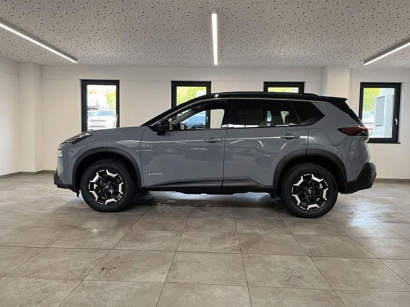 Neu Nissan X-Trail 213 PS (156 kW) 2026 Ceramic grey / dach schwarz SUV