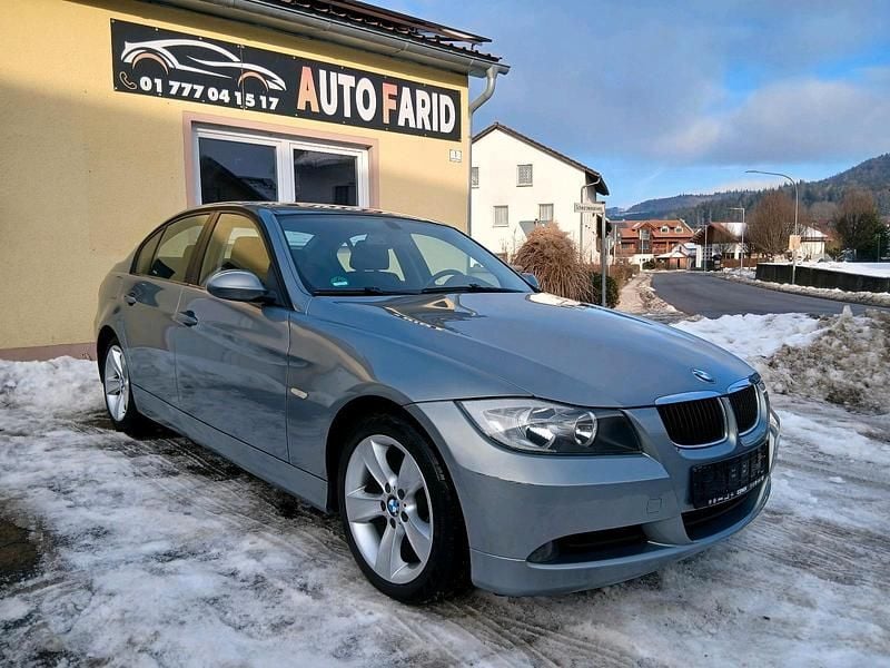 Gebraucht BMW 320 150 PS (110 kW) 2005 Grau Limousine