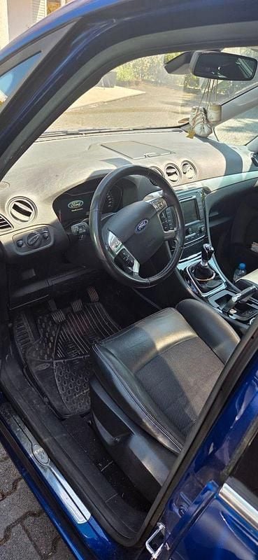 Blau Gebraucht 2014 Ford Galaxy Titanium Van / Kleinbus | 9.950 € - Bild 1/4
