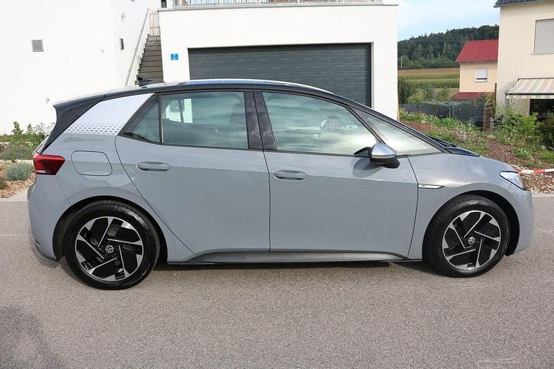 Grau Gebraucht 2020 VW ID.3 Pro Kleinwagen | 17.900 € (Guter Preis) - Bild 1/4