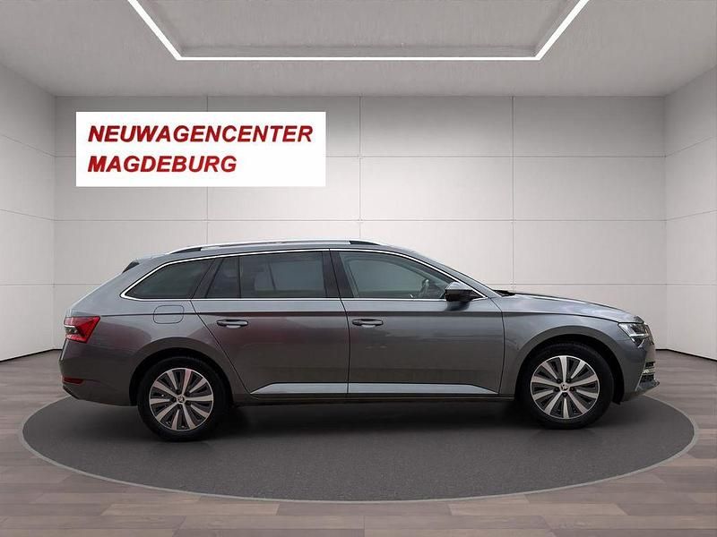 Gebraucht Skoda Superb Style 218 PS (160 kW) 2024 Graphitegrau metallic Kombi