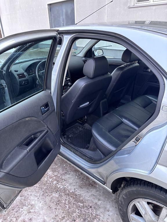 Gebraucht Ford Mondeo Ghia 131 PS (96 kW) 2007 Silber Limousine