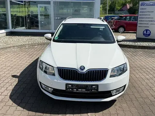 Gebraucht Skoda Octavia Ambition 105 PS (77 kW) 2014 Weiß Kombi
