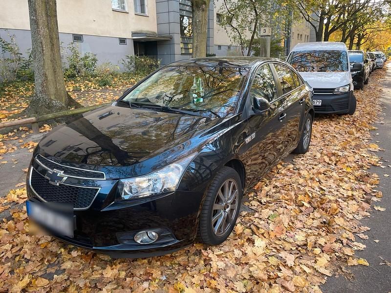 Gebraucht Chevrolet Cruze 141 PS (103 kW) 2010 Schwarz Limousine
