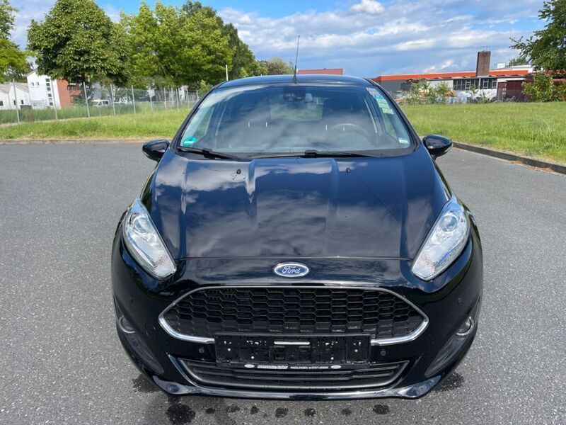 Gebraucht Ford Fiesta Celebration 101 PS (74 kW) 2016 Schwarz Kleinwagen