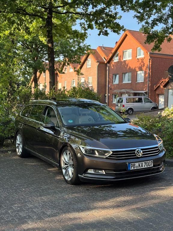 Gebraucht VW Passat Comfortline 120 PS (88 kW) 2016 Braun Kombi