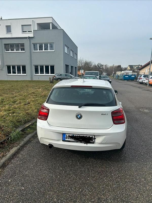 Gebraucht BMW 114 102 PS (75 kW) 2013 Weiß Kleinwagen
