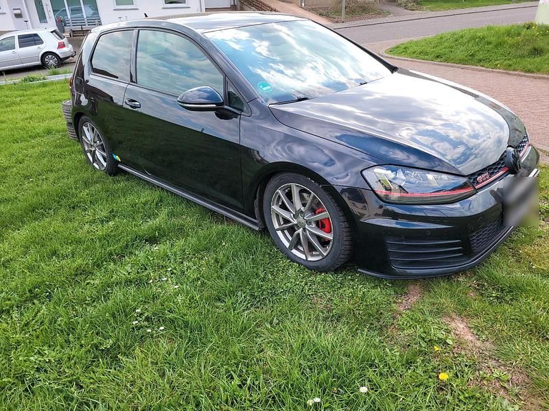 Gebraucht VW Golf VII GTI 220 PS (161 kW) 2013 Schwarz Limousine