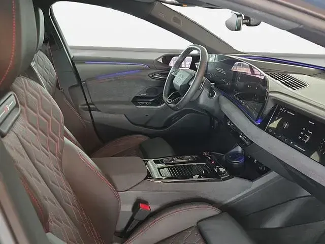 Gebraucht Audi e-tron Ambiente 369 kW (503 PS) 2025 Plasmablau (metallic) SUV
