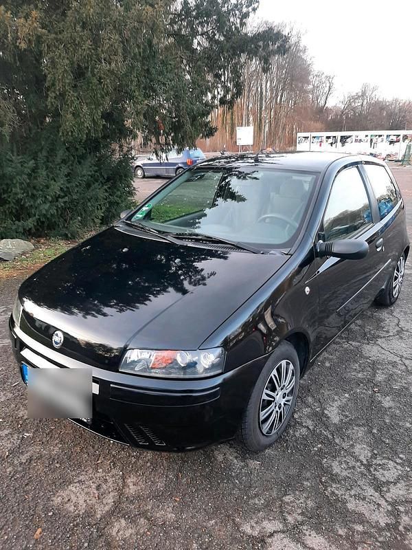 Schwarz Gebraucht 2000 Fiat Punto Kleinwagen | 900 € (Fairer Preis) - Bild 1/4