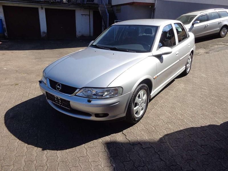 Silber Gebraucht 2002 Opel Vectra Elegance Limousine | 4.789 € - Bild 1/4